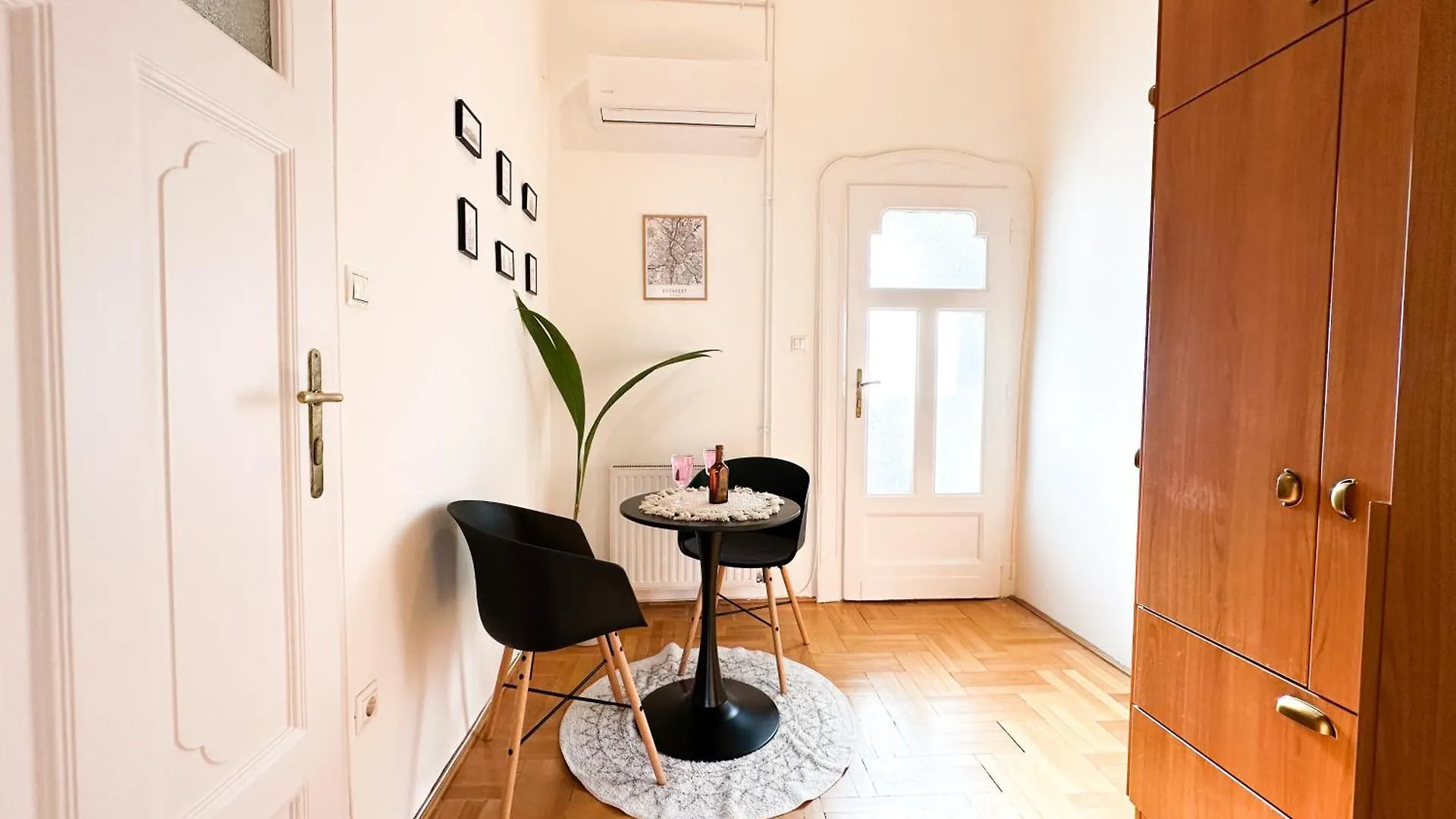 Kiraly Levente - Center Location Ac Apartment Budapest Hungary