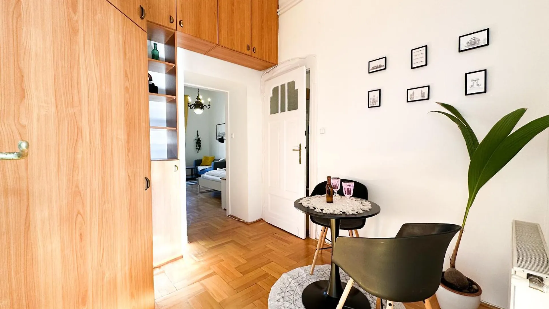 Kiraly Levente - Center Location Ac Apartment Budapest Hungary