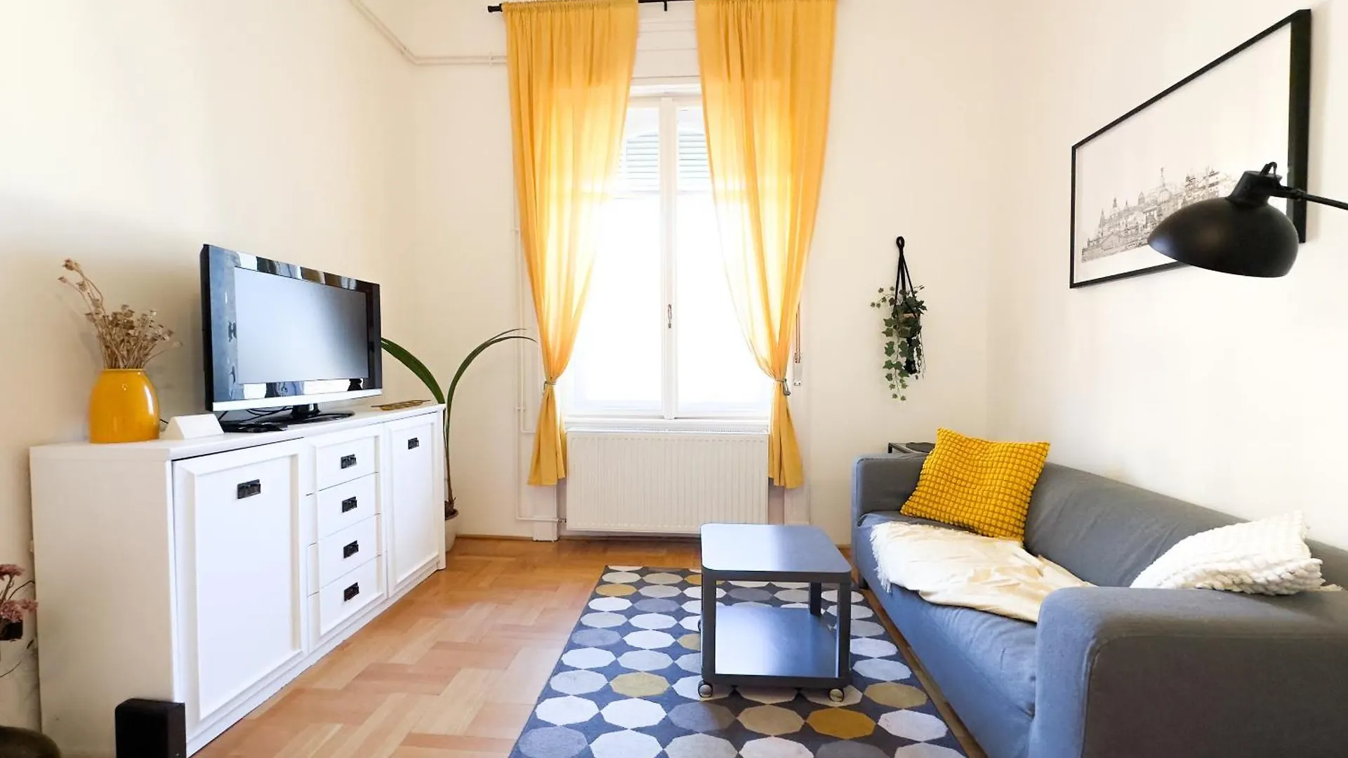 Kiraly Levente - Center Location Ac Apartment Budapest