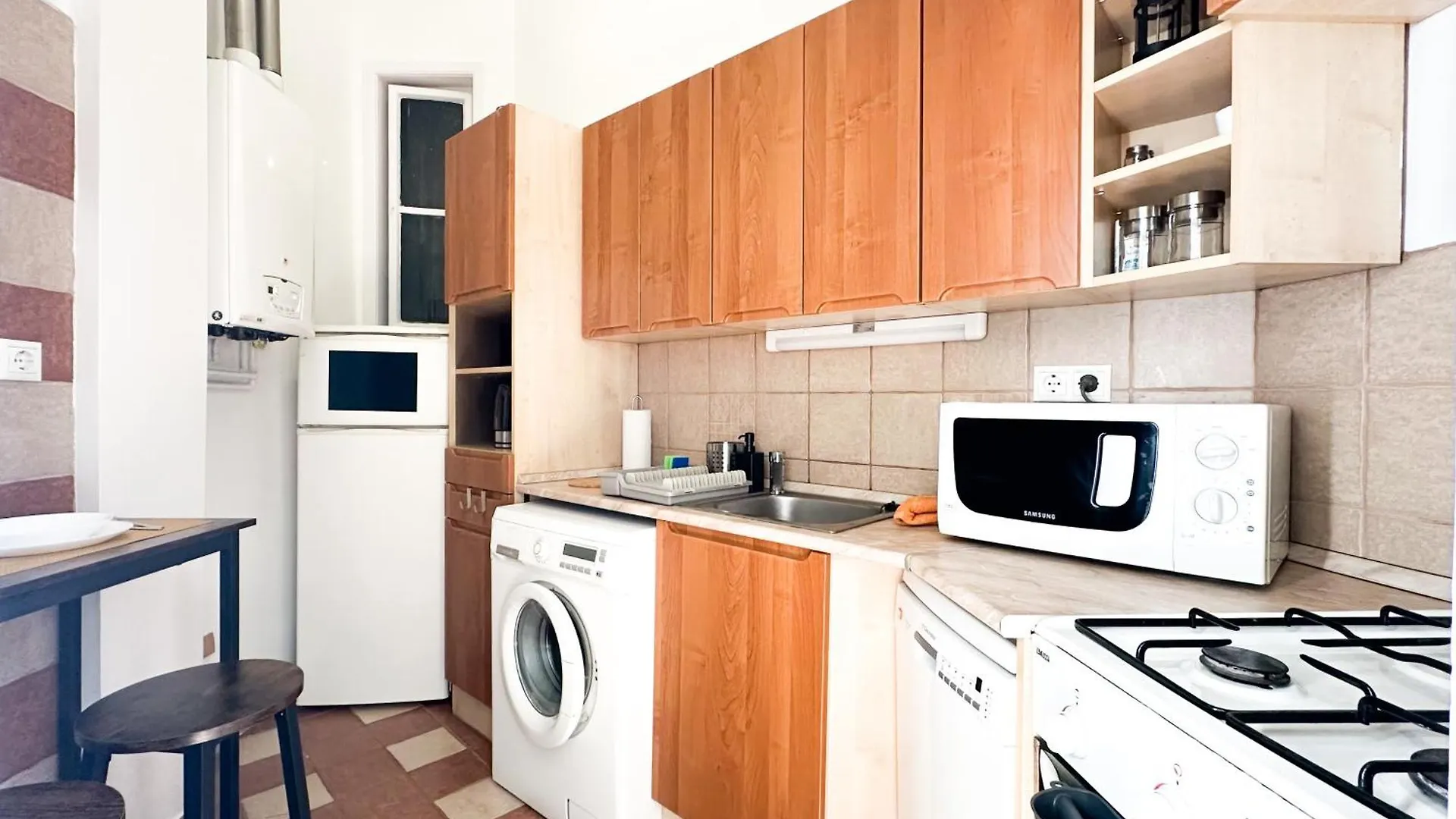 Kiraly Levente - Center Location Ac Apartment Budapest